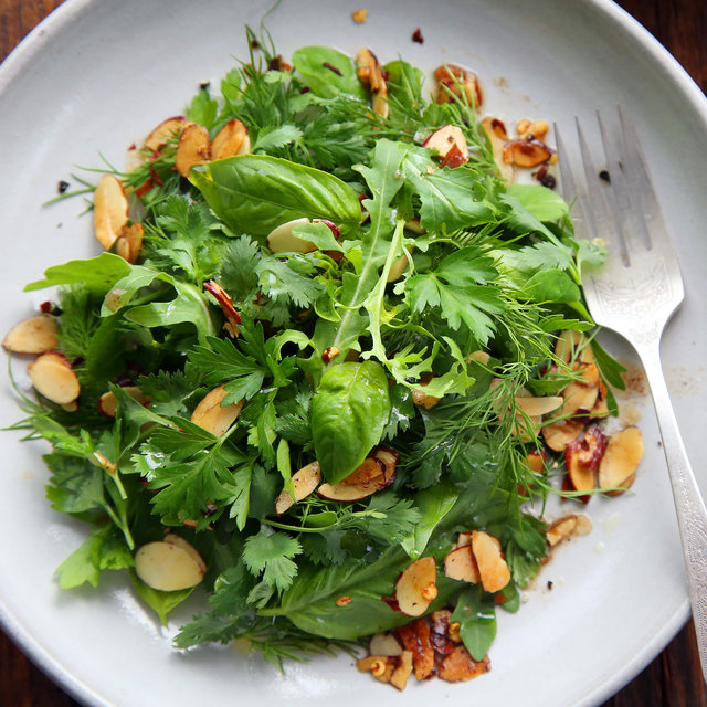26COOKING_HERBSALAD1-square640.jpg